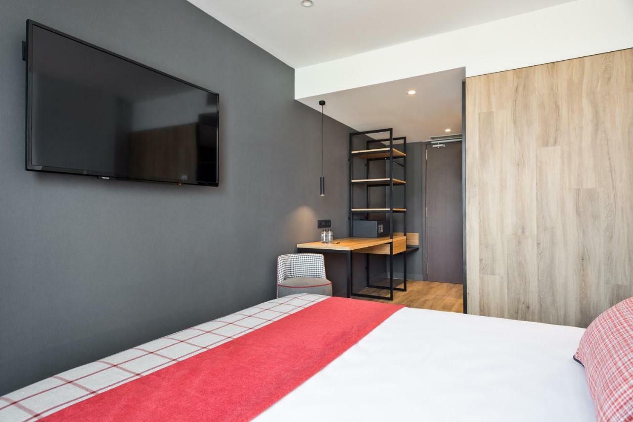 Hotel Acta Voraport 3*